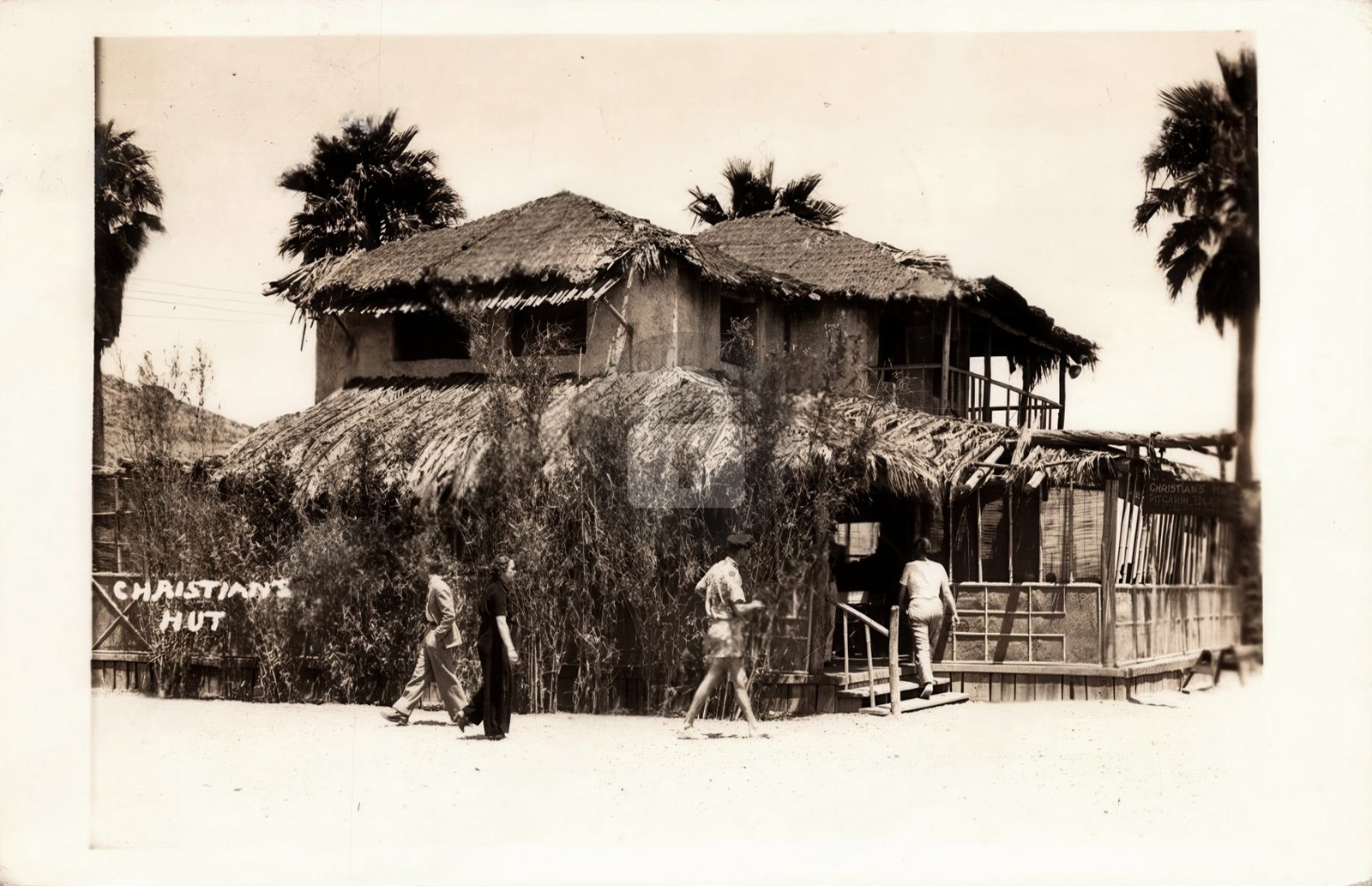 Christian\'s Hut ISTHMUS Catalina Island Los Angeles 1939 RPPC Postcard COPY