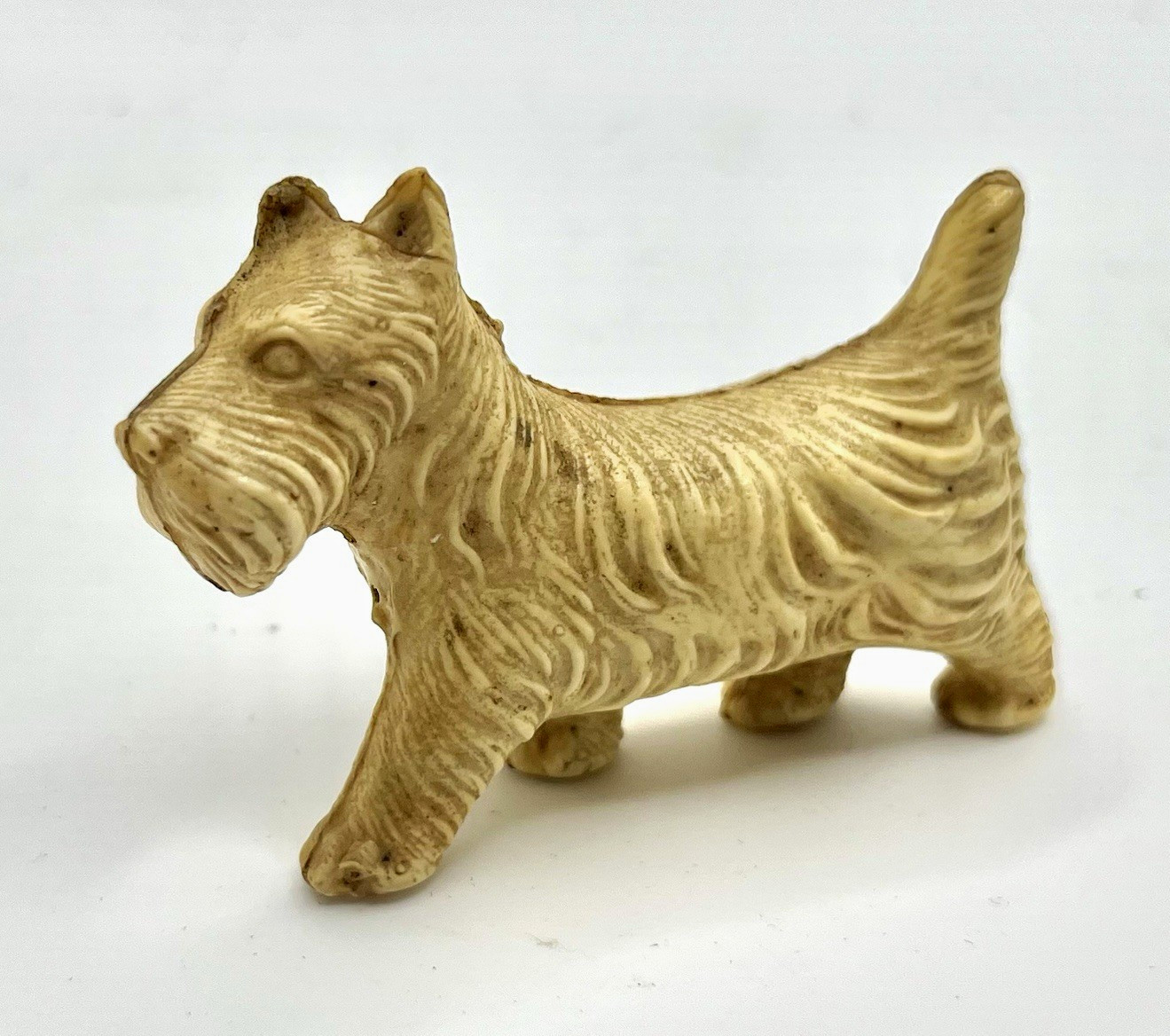 Vintage Japan Beige Ceramic Dog Figurine Small Carved Plastic Animal Decor gift Vintage Japan Beige Ceramic Dog Figurine Small Carved Plastic Animal Decor gift