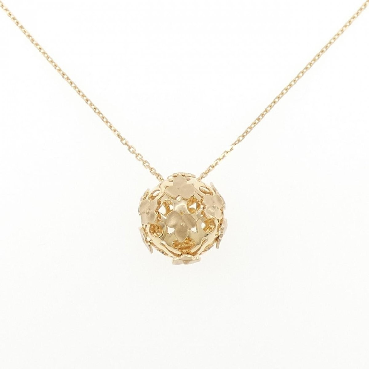 Chaumet Hortensia Necklace