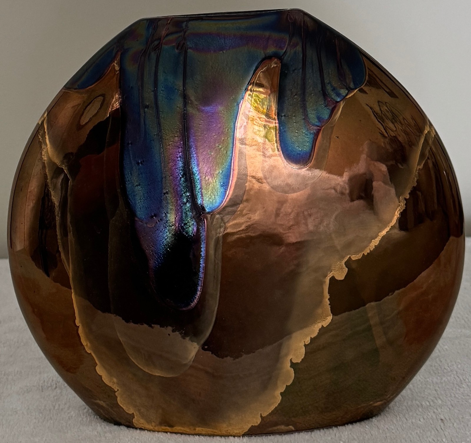 Nielsen\'s Extraordinary Ceramics 24K Gold Iridescent Art Pottery Vase Signed