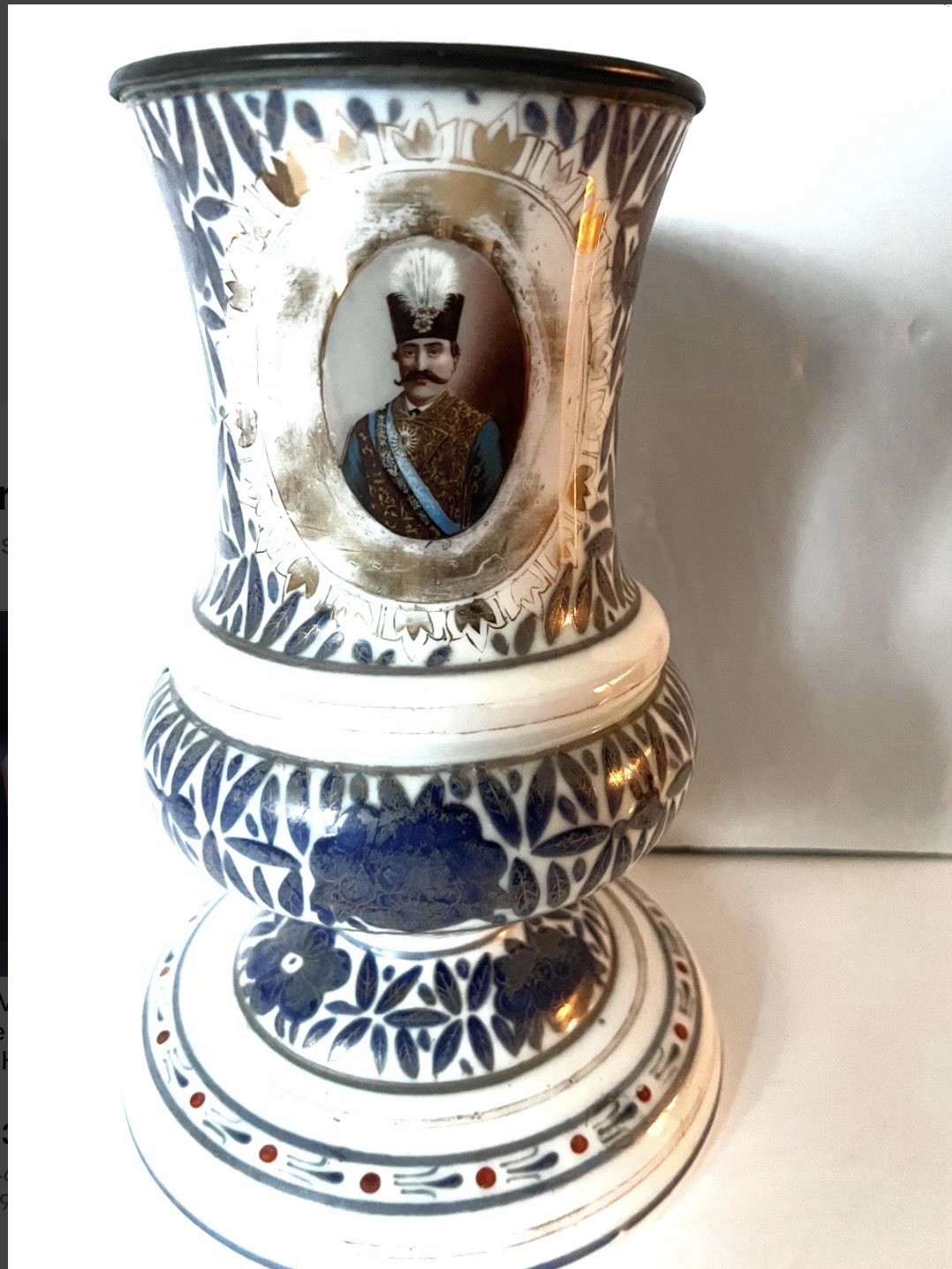 VICTORIAN PORTRAIT Opaline  GLASS VASE
