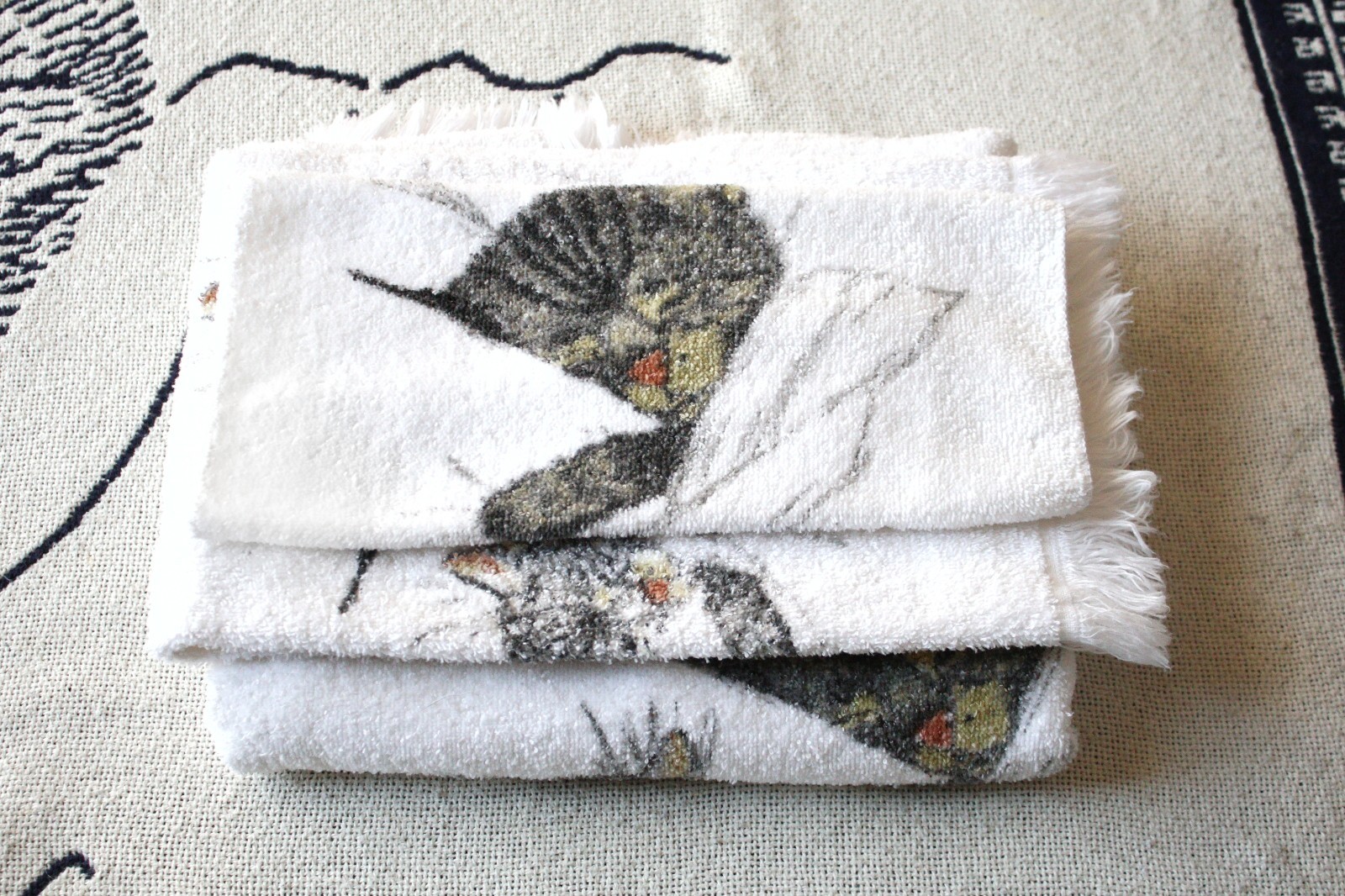 Vintage C&O Chessie Cat 3 Piece Bath Towel, Hand Towel, Wash Cloth Set Vintage C&O Chessie Cat 3 Piece Bath Towel, Hand Towel, Wash Cloth Set
