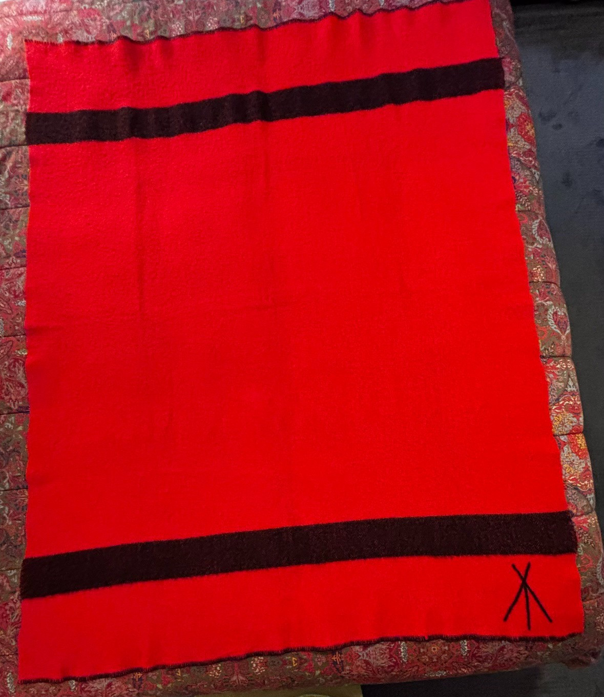 VTG HUDSON'S BAY RARE HERITAGE CAMPRED WOOL BLANKET W/ TEEPEE AT CORNER 67X51