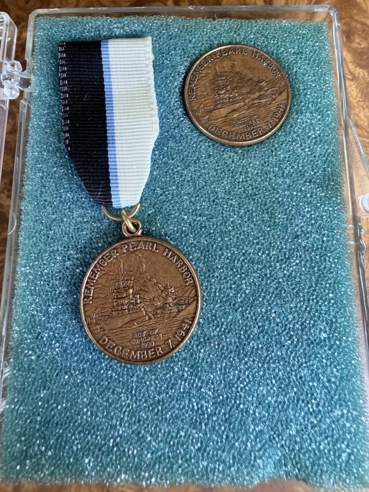 Official WWII Pearl Harbor Survivor Medal Set Act of Congress U.S. Mint w/ Case