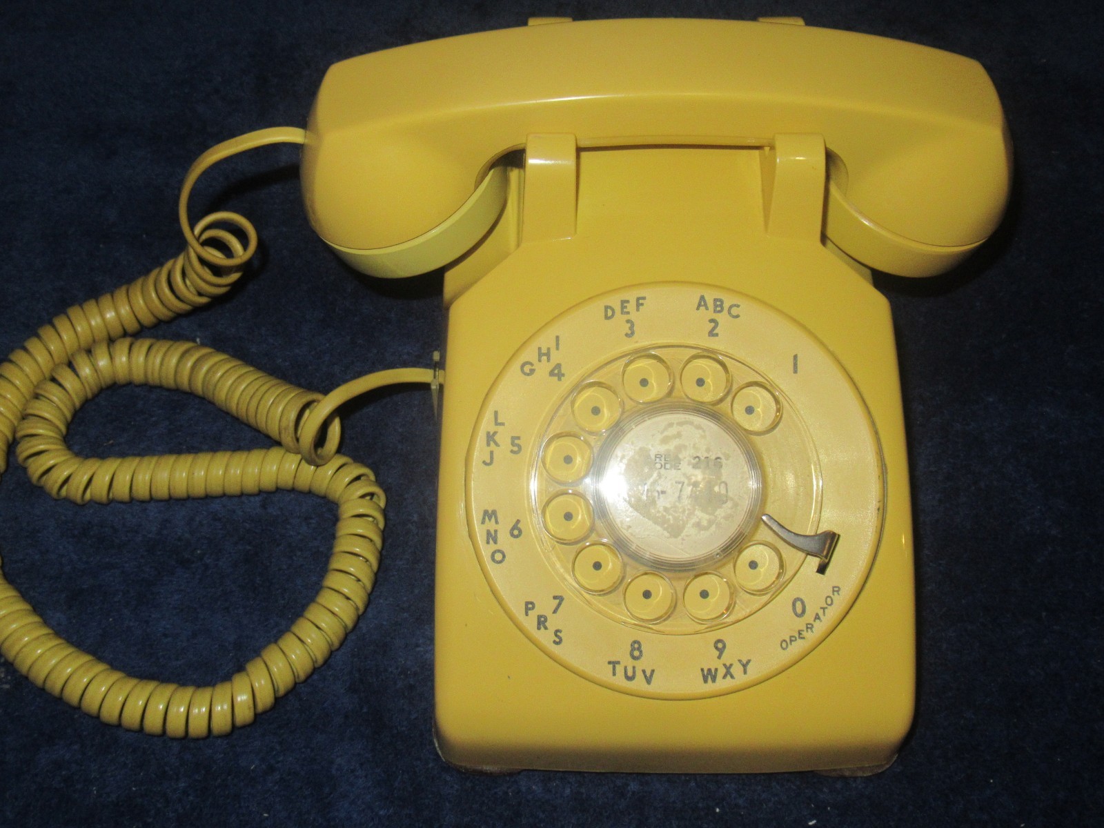 Vintage Working WESTERN ELECTRIC BELL SYSTEM Yellow Rotary Dial Telephone 500DM