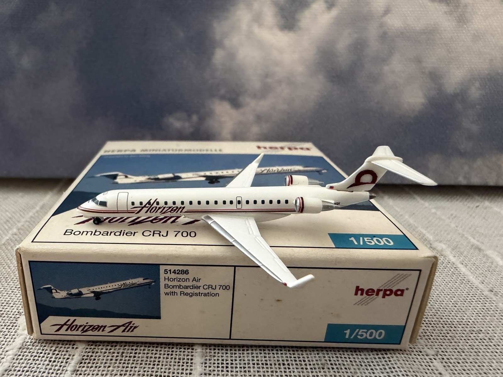 Herpa Wings Horizon BombardierCRJ-700 (NG) Herpa Wings Horizon BombardierCRJ-700 (NG)
