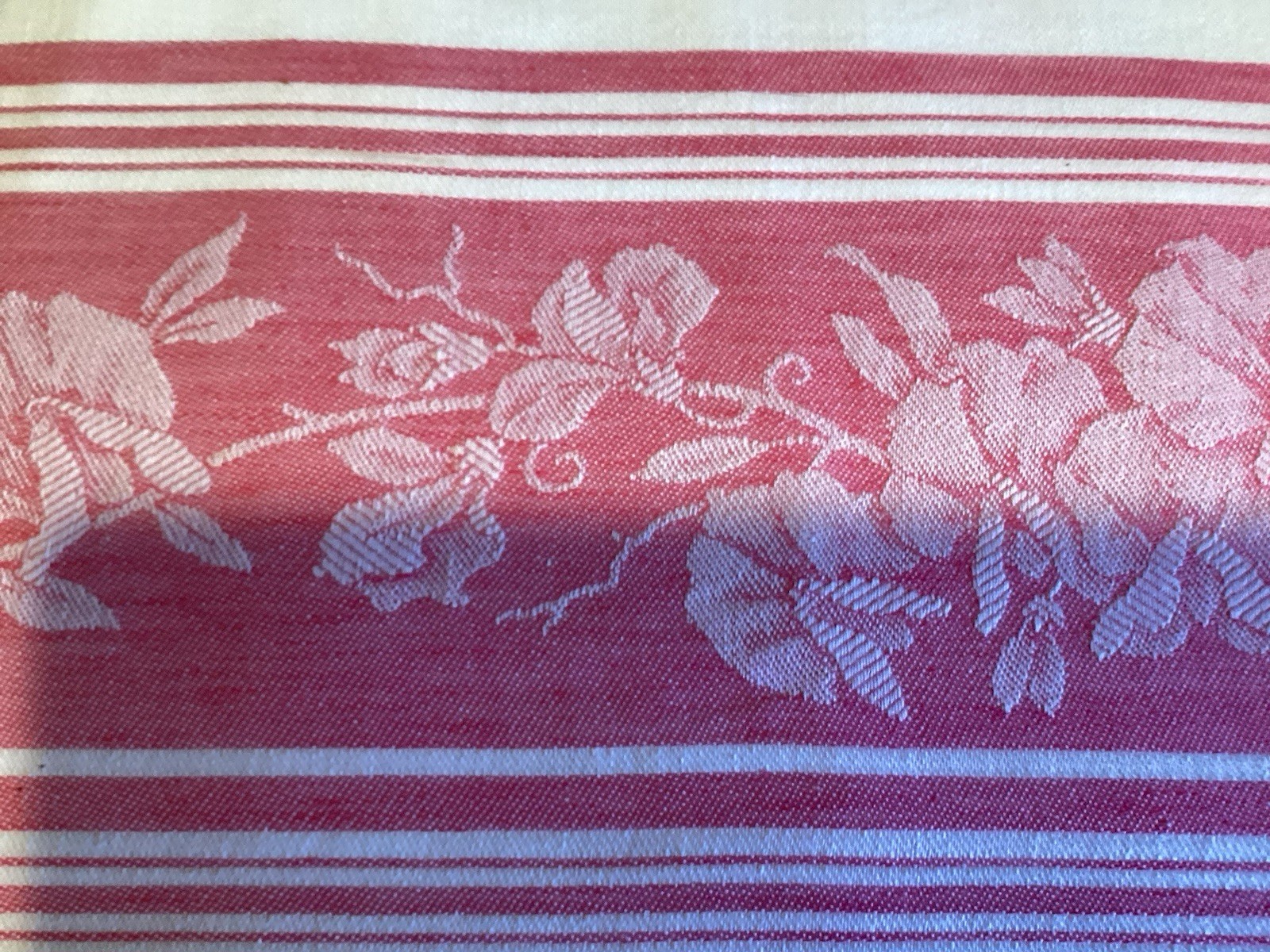 VINTAGE TABLECLOTH PINK BORDER/WHITE RECTANGLE COTTAGE 48x52 Morning Glories
