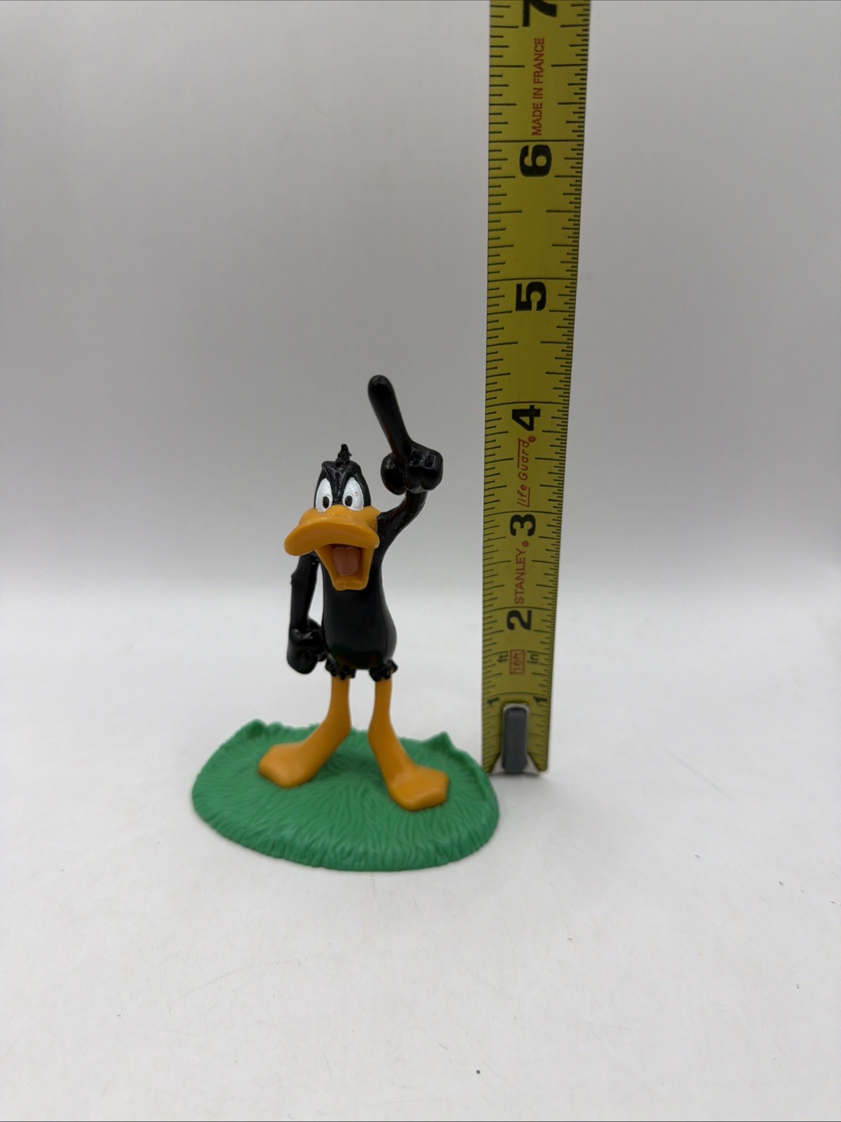 1998 Warner Bros - Daffy Duck - Figurine, 4.5”
