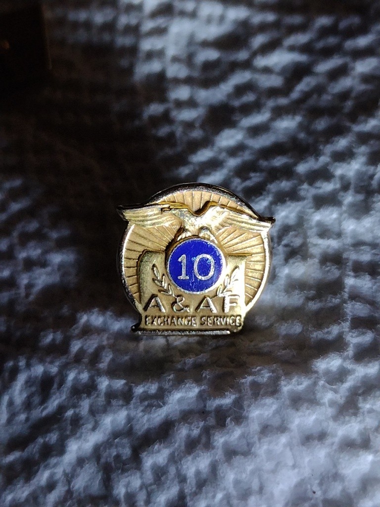 14kt 4.8 grams, Vintage (Army & Air Force) Exchange Service pins 10 & 15 Year 