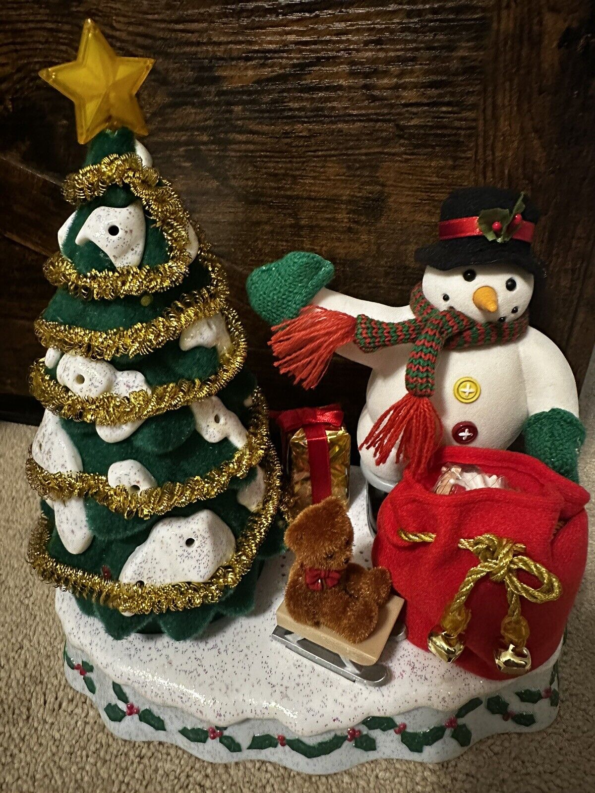 AVON -A Wonderful Countdown to Christmas Talking Snowman Advent Tree w/Ornaments