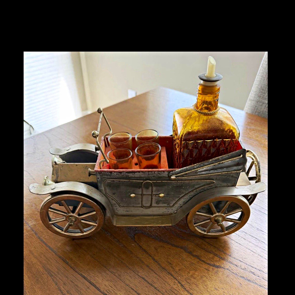 Metal Antique-Style Model Car Bottle Holder Drink Caddy w/ Decanter & 4 Glasses