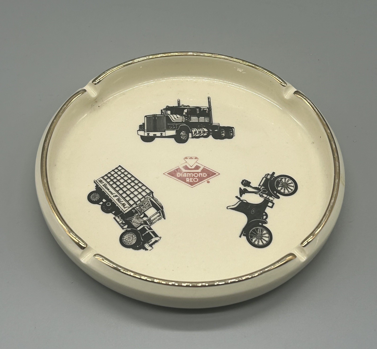 Vintage Diamond Reo Trucks Advertising Ashtray 1911 Diamond T Semi Big Rig Gas Vintage Diamond Reo Trucks Advertising Ashtray 1911 Diamond T Semi Big Rig Gas