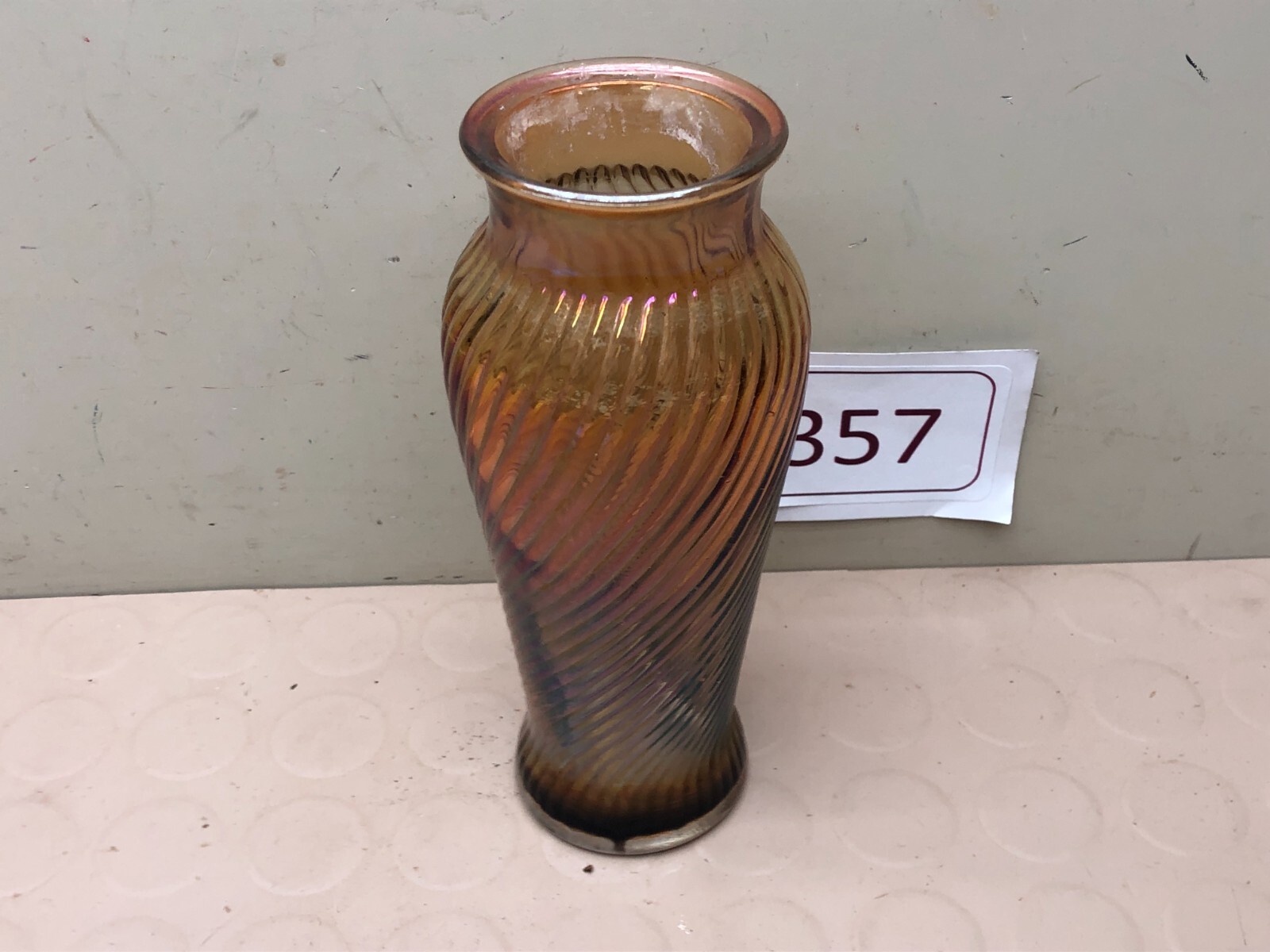 Vintage Marigold Carnival Glass Spiral Vase (z)