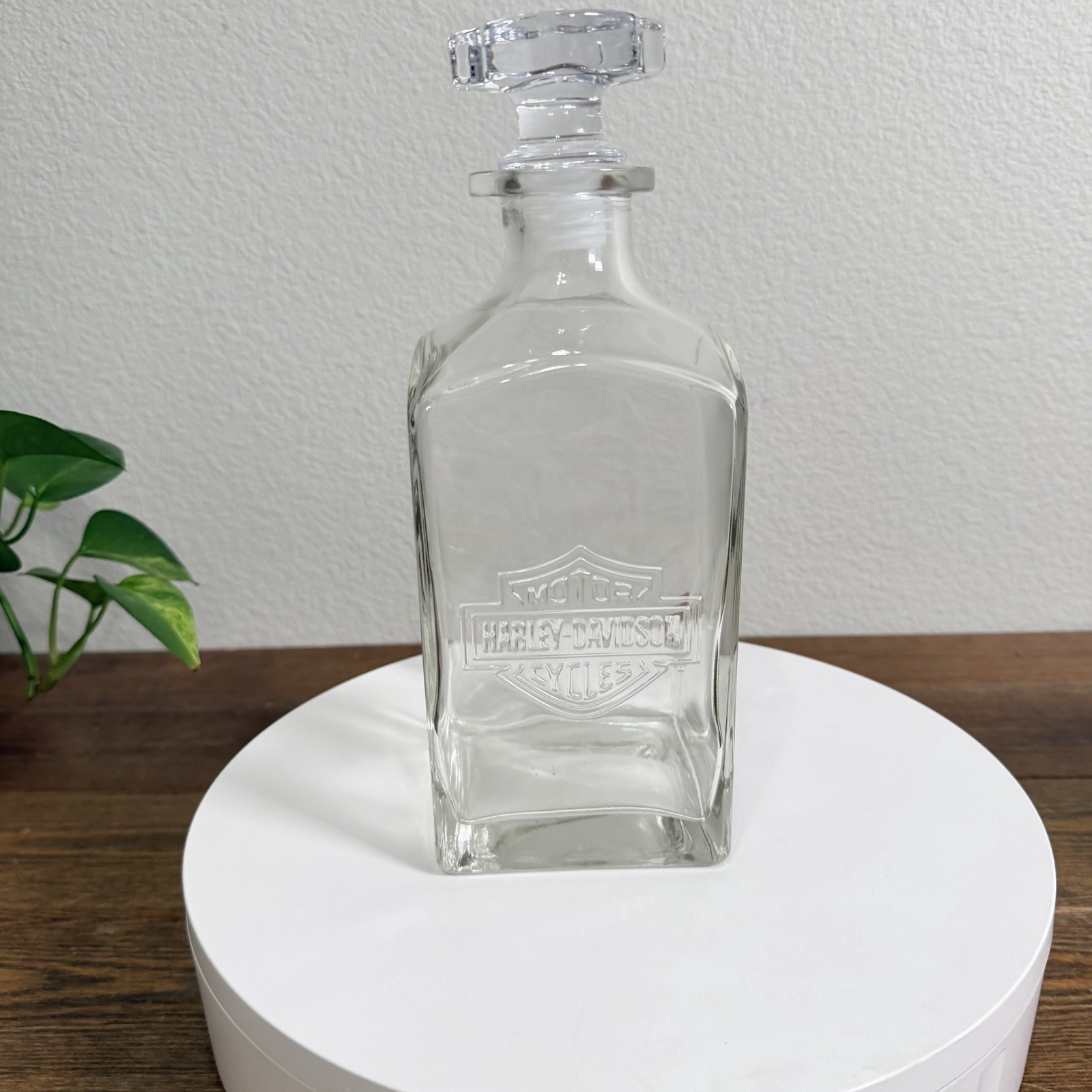 Harley Davidson 36oz Glass Whiskey Bourbon Classic Decanter Clear Glass