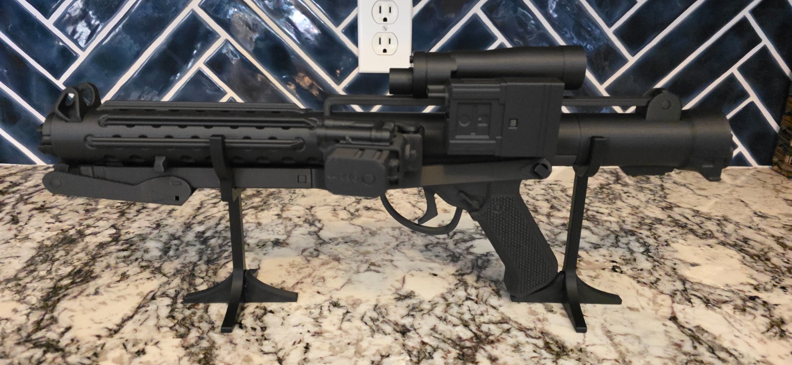 CUSTOM 27