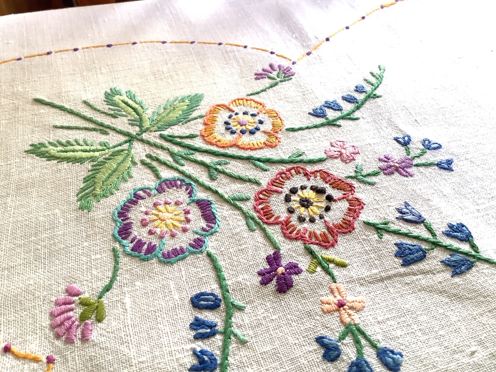 Original Vintage Hand Embroidered White Linen Tablecloth 168x128cms Flowers