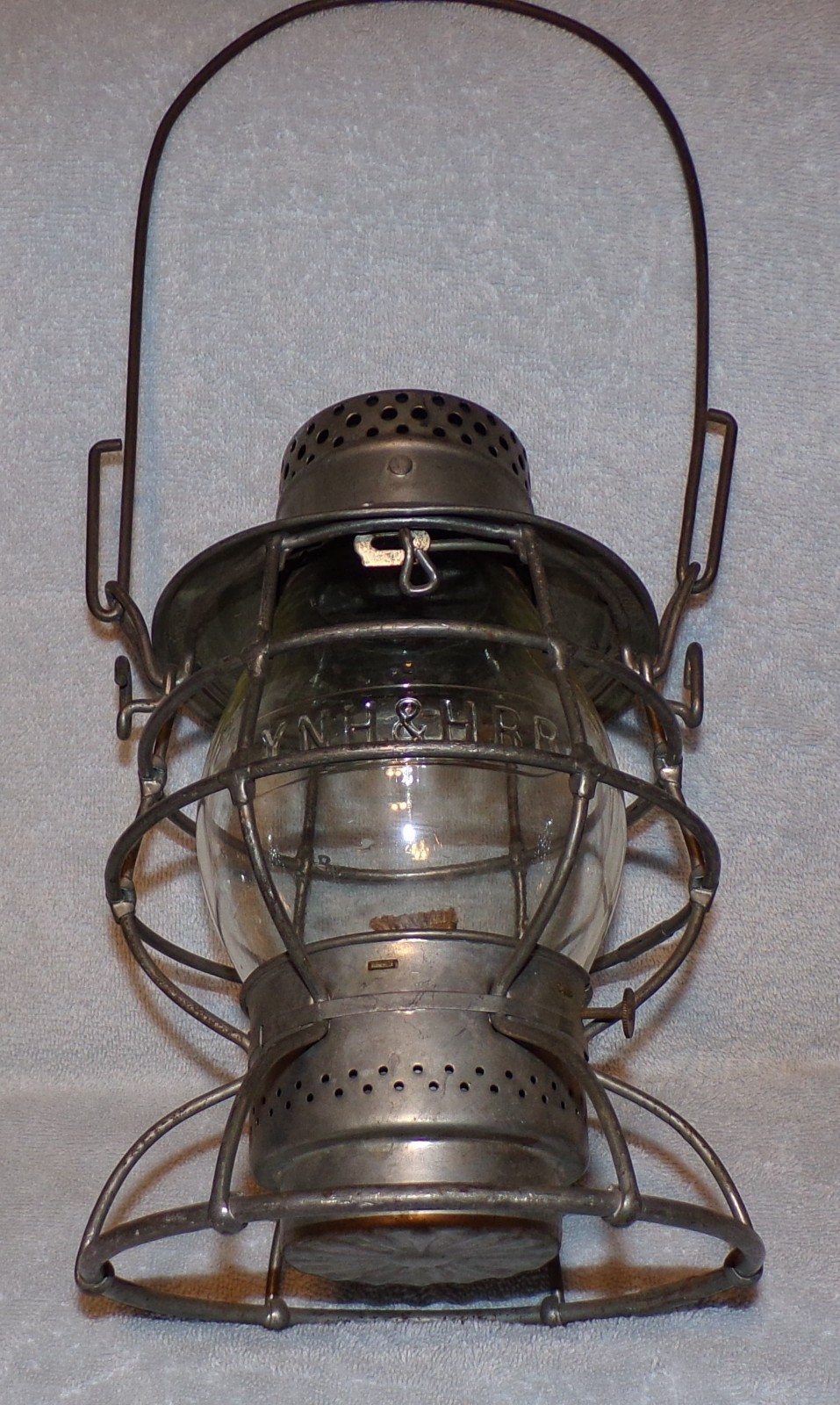 Adlake Reliable N.YN.H.&H.R.R. RailRoad Lantern Embossed Globe
