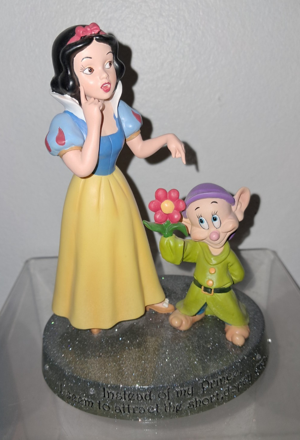 WESTLAND SNOW WHITE & DOPEY FIGURINE LIFE ACCORDING TO DISNEY PRINCESSES #17852 WESTLAND SNOW WHITE & DOPEY FIGURINE LIFE ACCORDING TO DISNEY PRINCESSES #17852