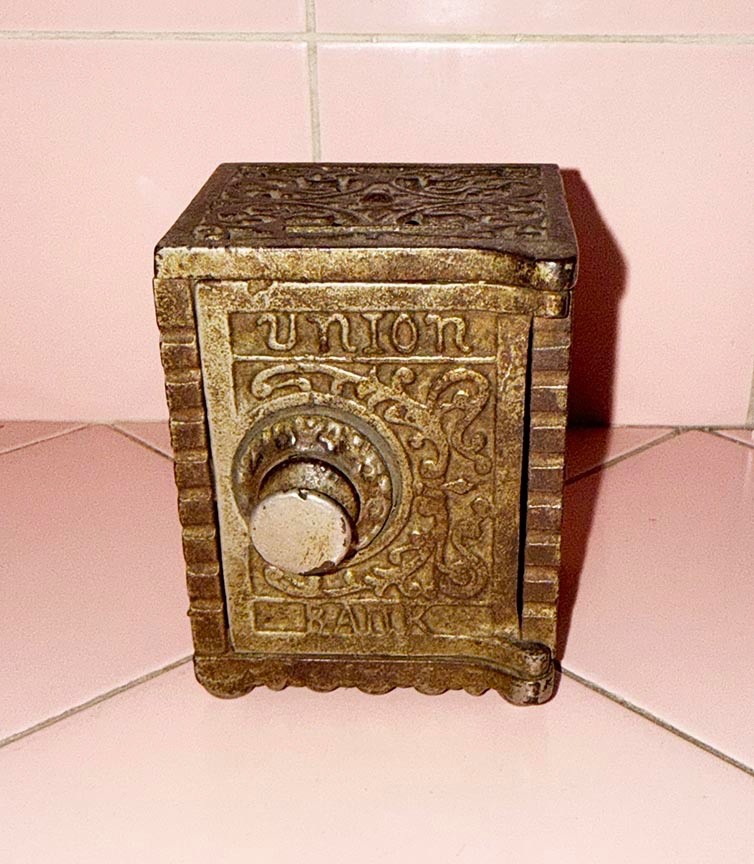 Antique Cast Iron Still Coin Union Bank Kenton Brand 3\