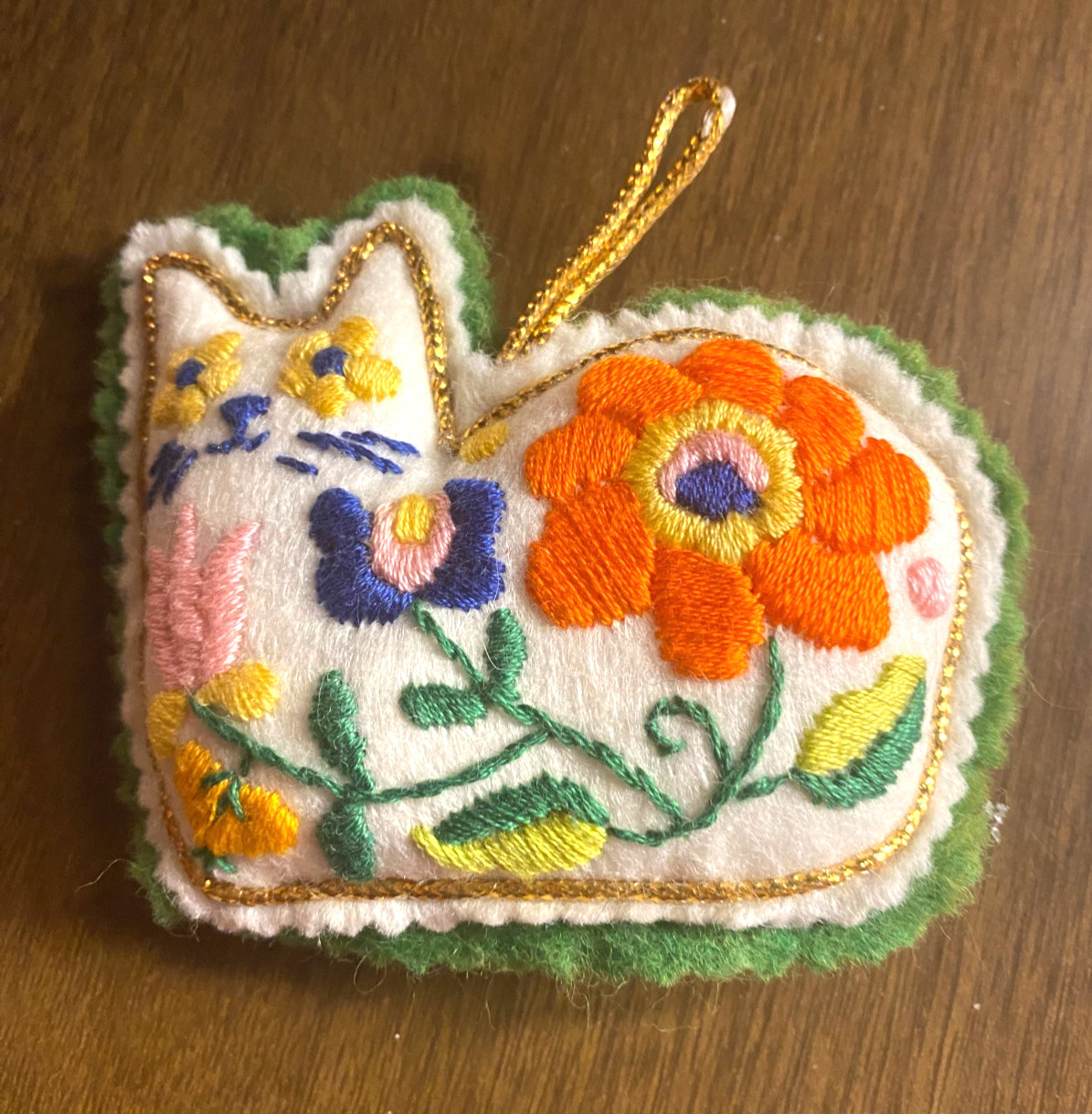Vintage Embroidered Cat Felt Christmas Ornament 3 3/4\