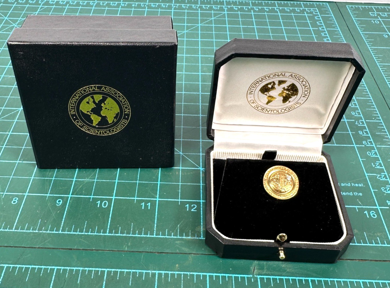 Rare Scientology IAS Patron Status Pin Badge 14K Gold Diamond With Original Box