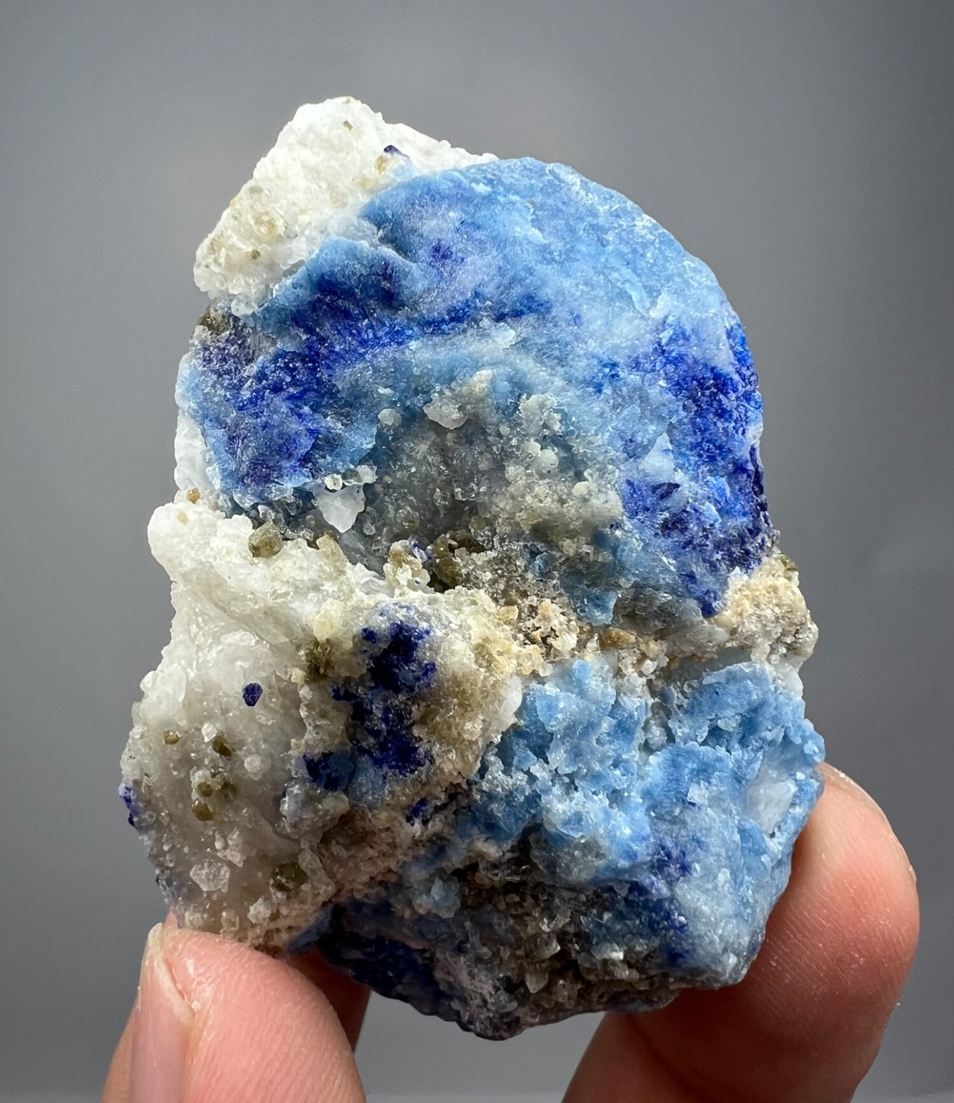 Fluorescent  Afghanite Crystal from BADAKHSHAN AFGHANISTAN_69 Gm