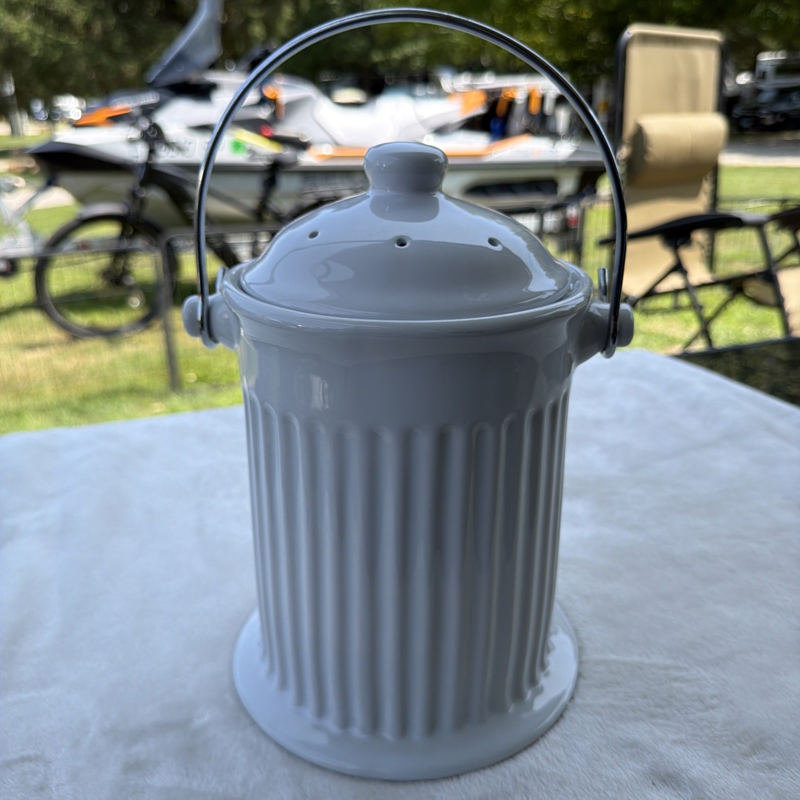 Norpro Nordic White Ceramic Compost Keeper 1 gal Dog Treats Storage Norpro Nordic White Ceramic Compost Keeper 1 gal Dog Treats Storage