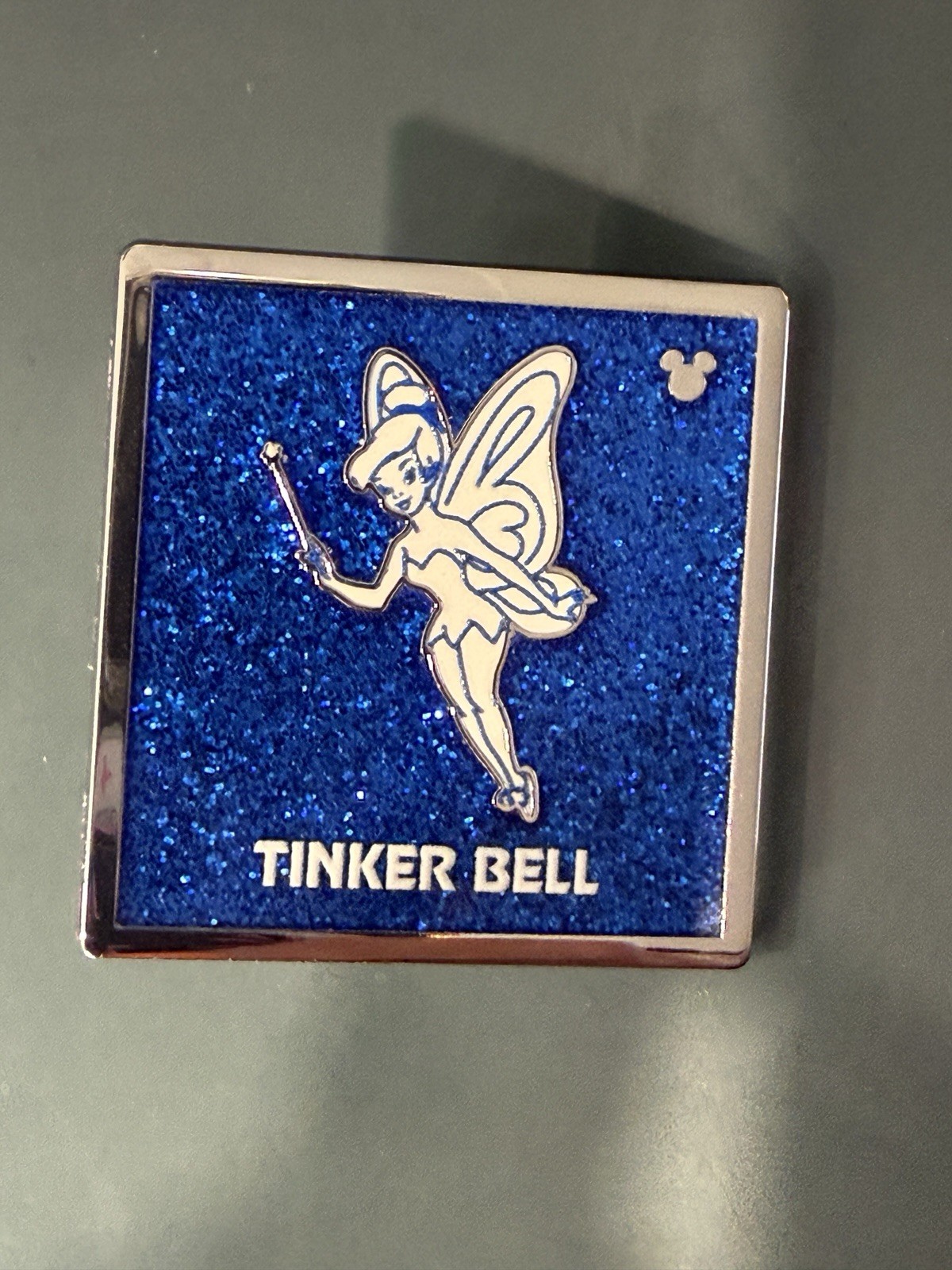 2026 HIDDEN DISNEY MYSTERY WAVE B PIN PARKING LOT SIGN CHASER TINKER BELL DLR