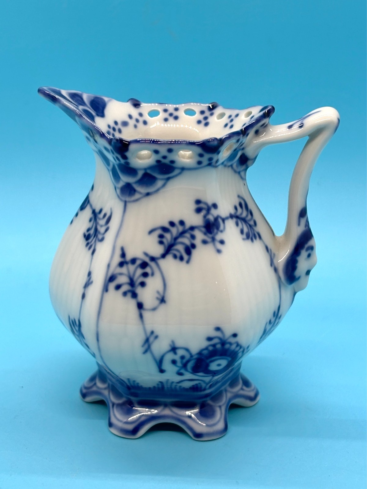 Royal Copenhagen Blue Fluted Lace Creamer #1031 – 1st Quality – Excellent Cond Royal Copenhagen Blue Fluted Lace Creamer #1031 – 1st Quality – Excellent Cond