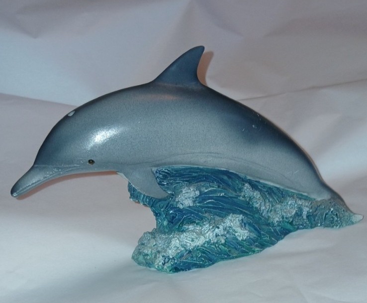 Sandicast Dolphin - CG-4 - 1994 Sandra Brue signed, some paint loss see photos Sandicast Dolphin - CG-4 - 1994 Sandra Brue signed, some paint loss see photos