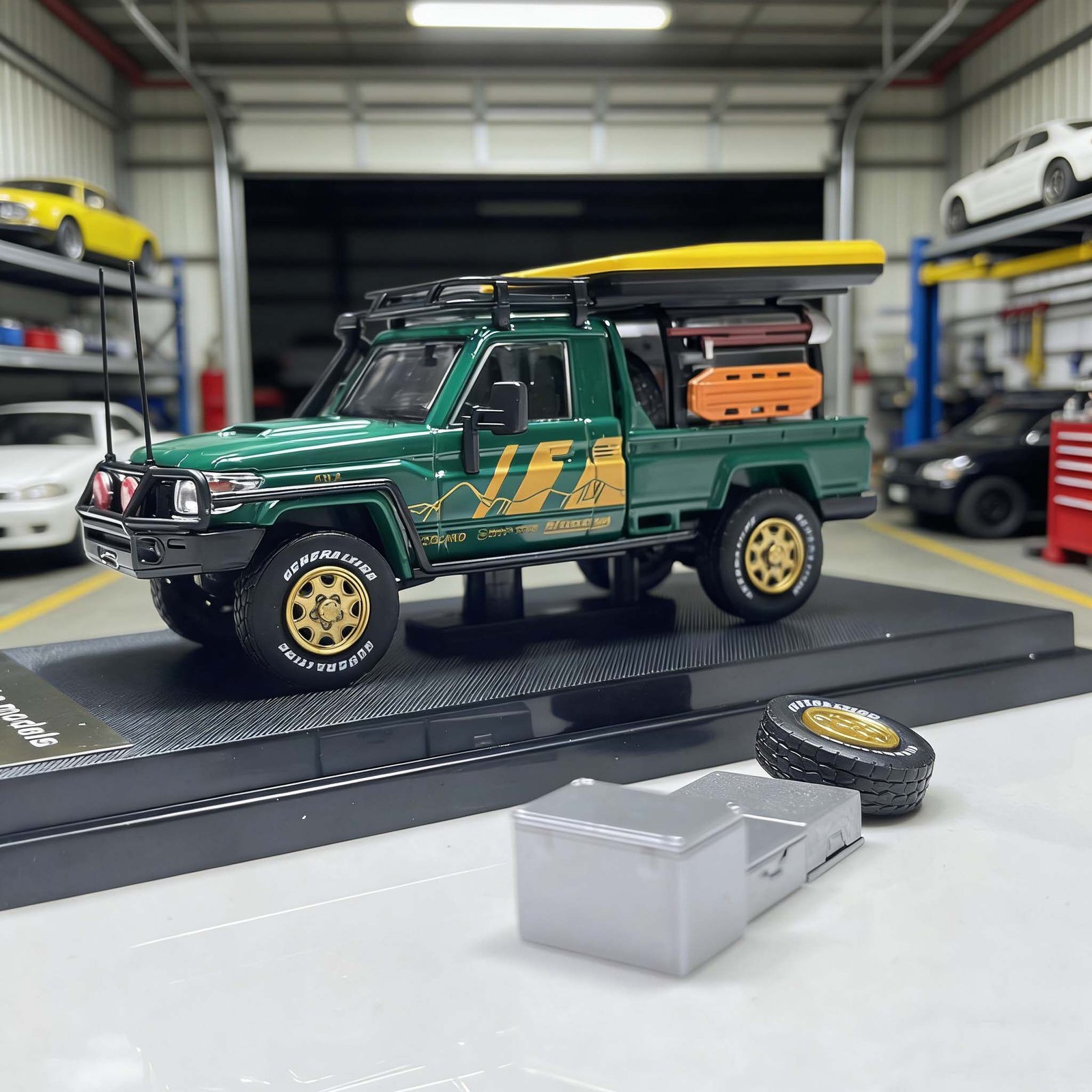 1:64 LC79 Land Cruiser J70 Single Cab Diecast Alloy Pickup Model