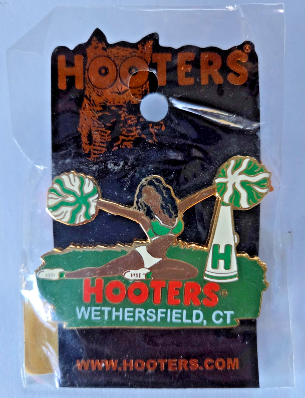 HOOTERS WETHERSFIELD CT CHEERLEADER PIN – RARE BLACK HOOTERS GIRL – VINTAGE