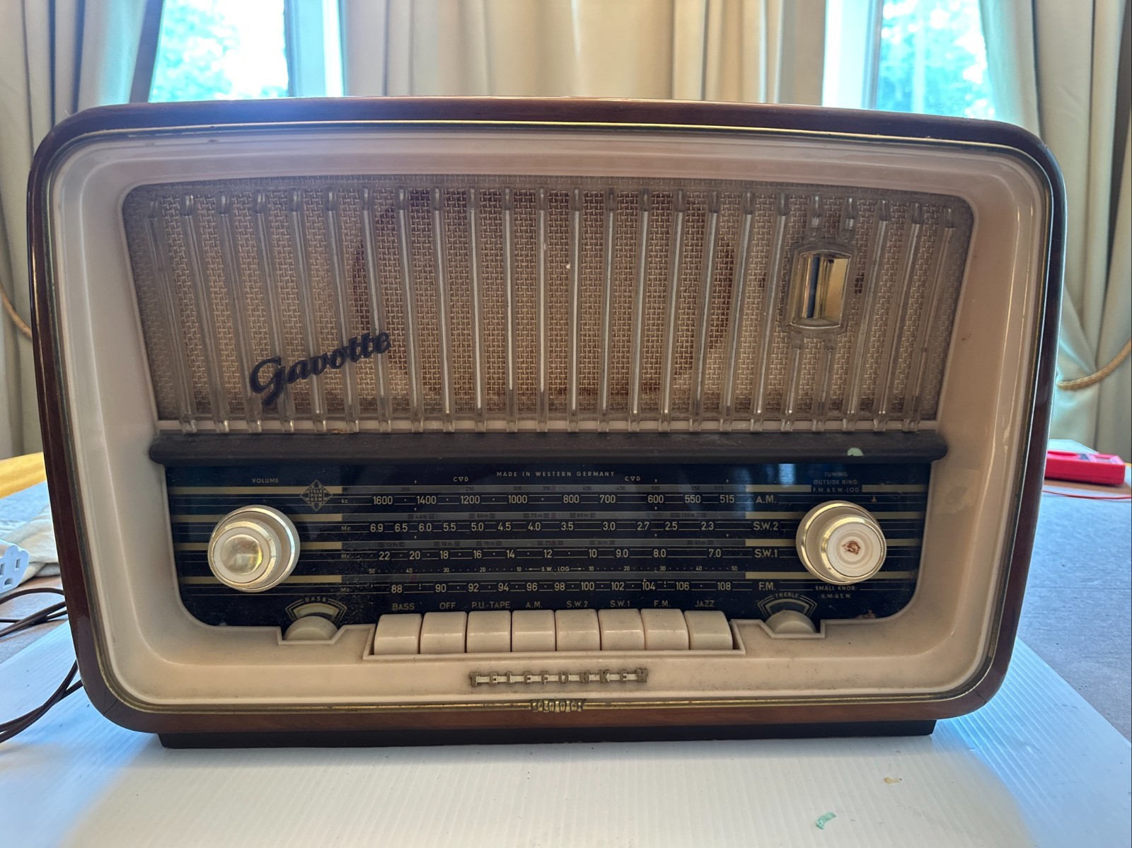 1960's Telefunken Gavotte 5253w AM FM Tube Radio West Germany