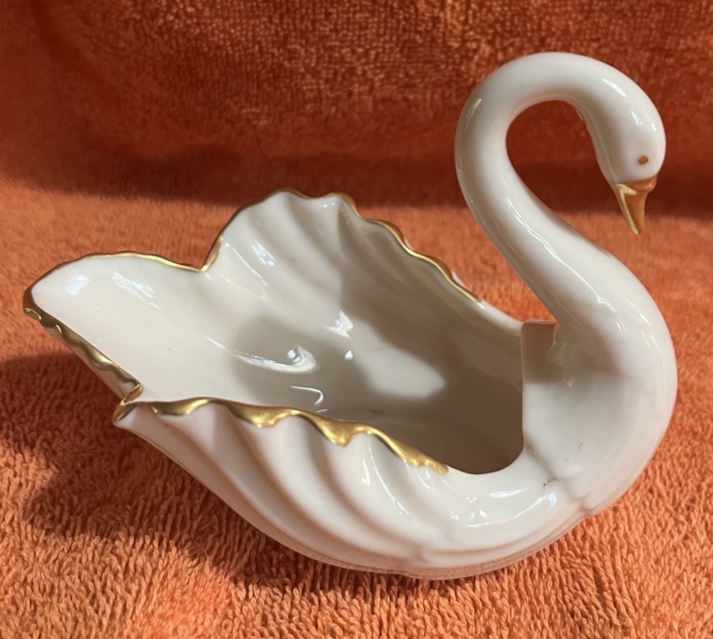 Vintage LENOX Ivory Porcelain Swan W/Gold Trim