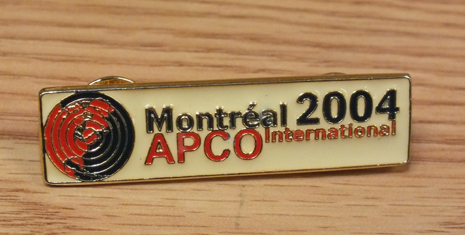 2004 Montreal APCO international Collectible Canadian Souvenir Lapel Pin 