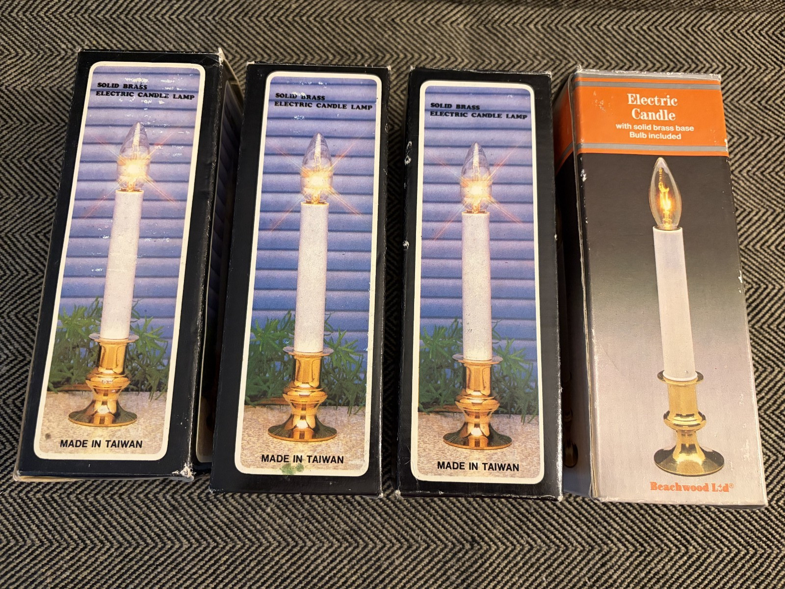4 Vintage Solid Brass Base Electric Window Candlesticks Christmas 7\ 4 Vintage Solid Brass Base Electric Window Candlesticks Christmas 7\