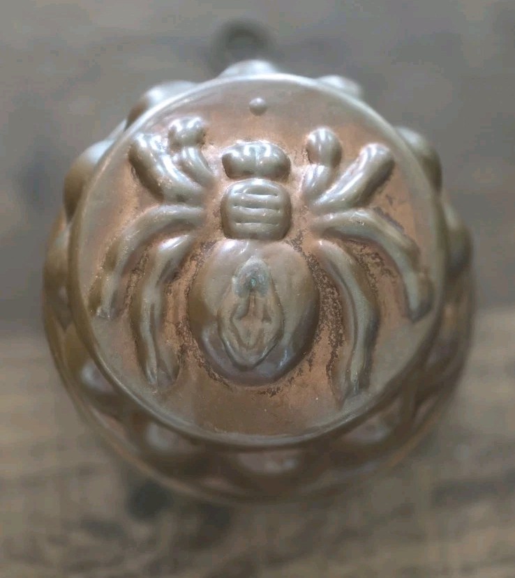 Antique Copper Baking Mold Tarantula Spider  Decor Cooking Halloween RARE