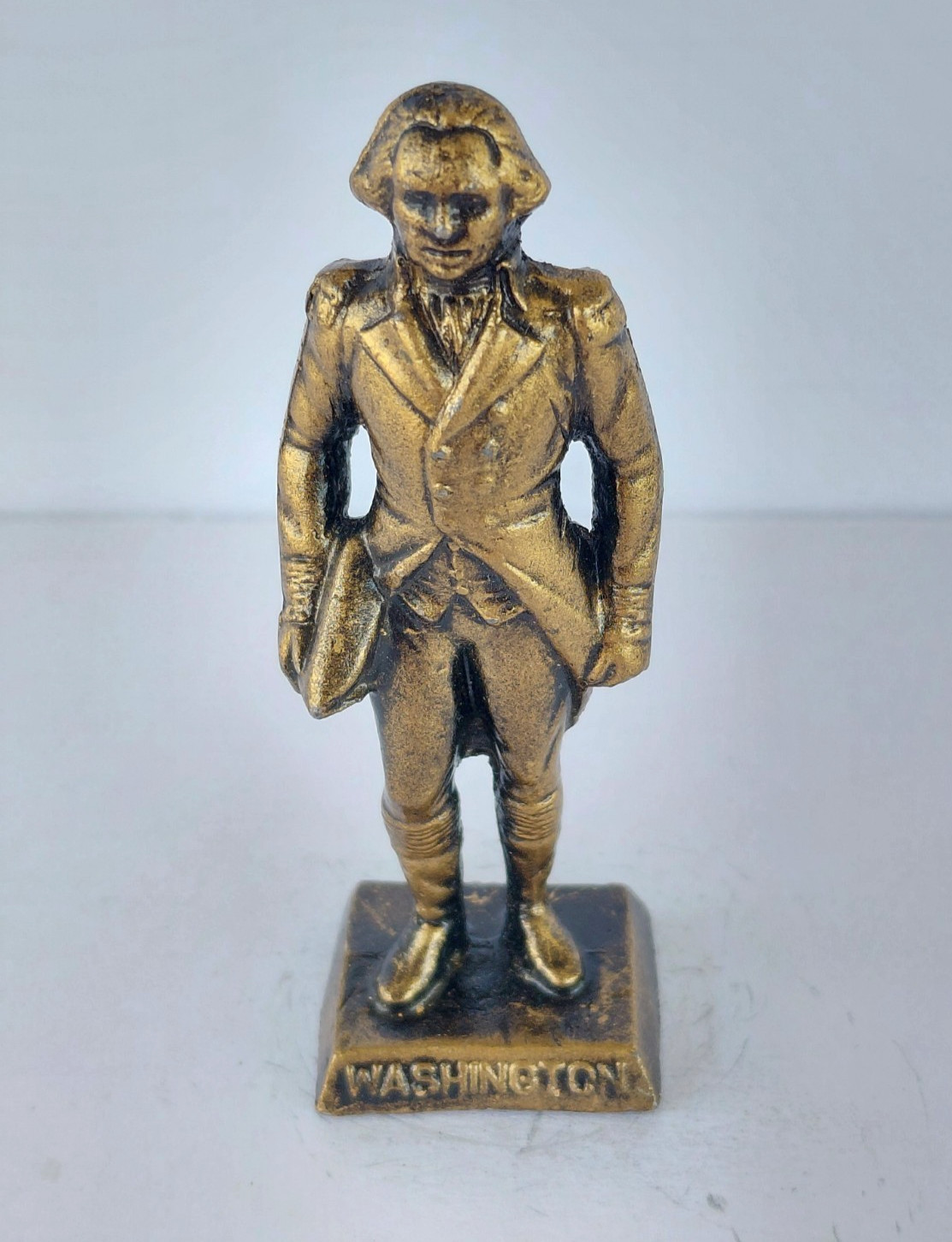 Vintage Figurine Small George Washington 1st President Statue Cast Metal 2-1/2”