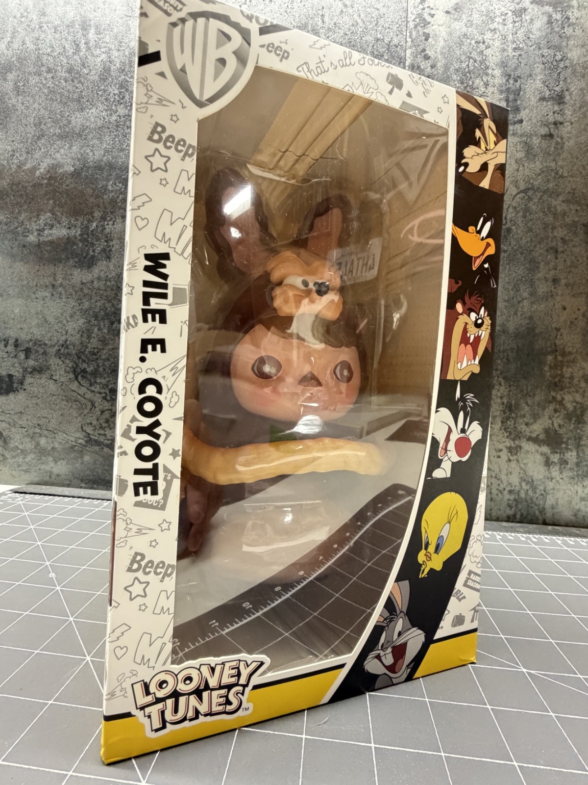TOYQUBE PUCKY WARNER BROS WILE E COYOTE WALLY Figure New