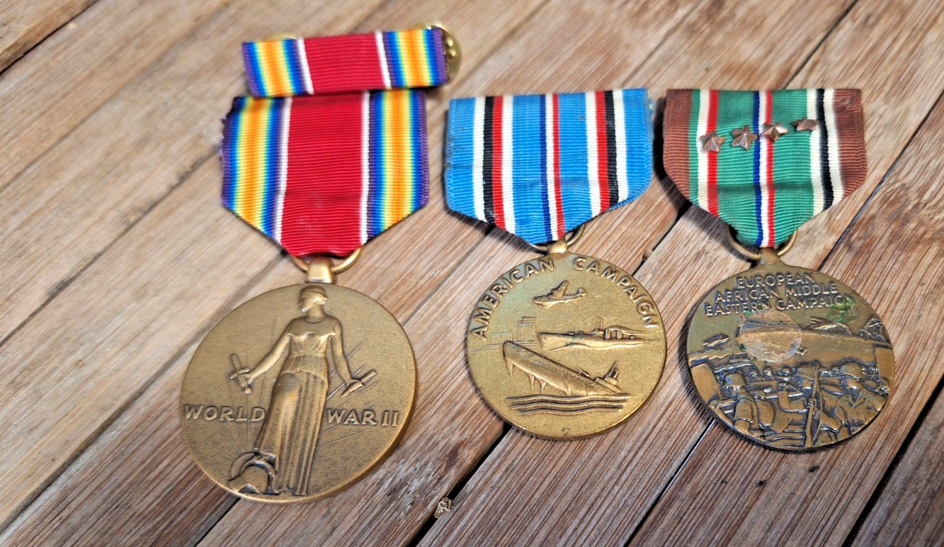 Lot of 3 Original US World War II War Medals 1941-1945 one with a Ribbon