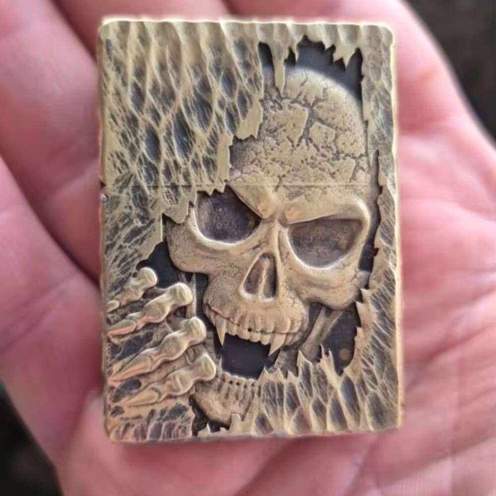 Zorro 912S Brass Armor Skull Kerosene Vintage Lighter Grinding Wheel Men Lighter Zorro 912S Brass Armor Skull Kerosene Vintage Lighter Grinding Wheel Men Lighter
