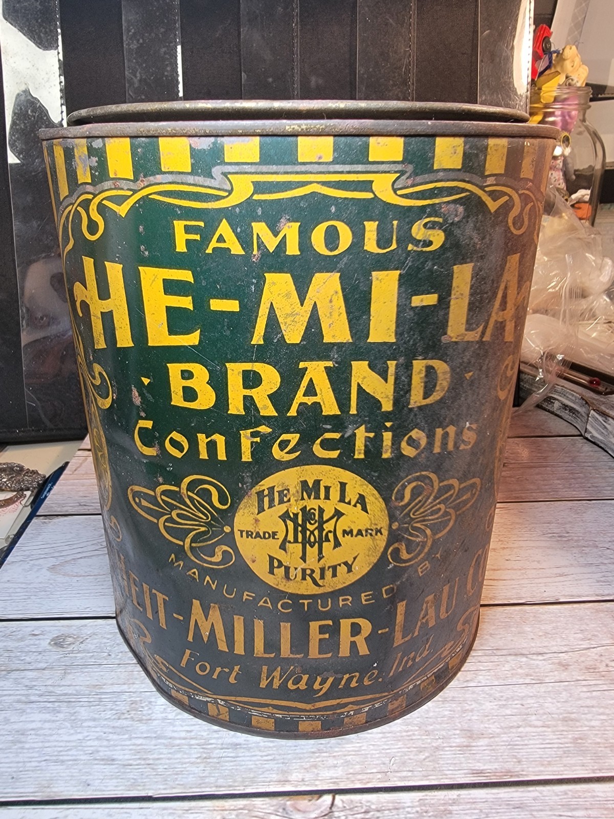 Antique He-Mi-La Candy Tin w/ Lid Heit Miller Lau Fort Wayne IN Green Yellow