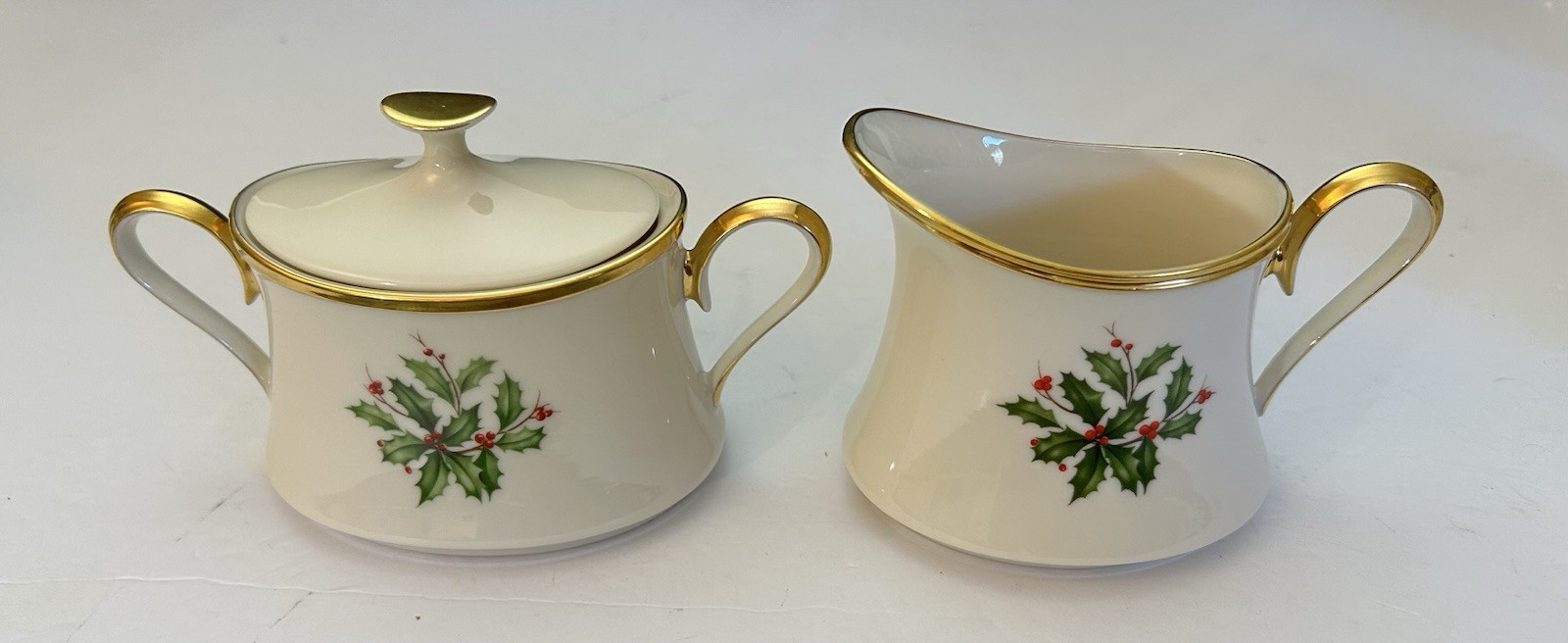 Lenox Holiday Cream and Sugar Set