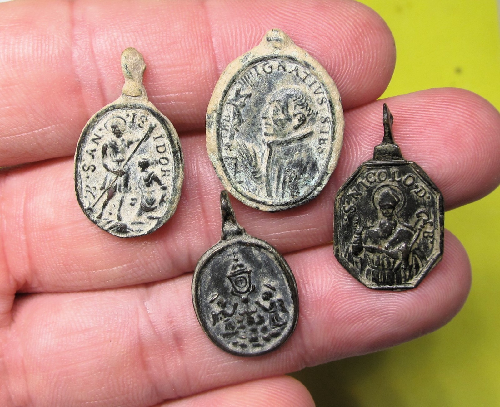 AMAZING 16-17th C LOT 4 ANTIQUE MEDIEVAL MEDAL ROSARY SPANISH PENDANT FOUND