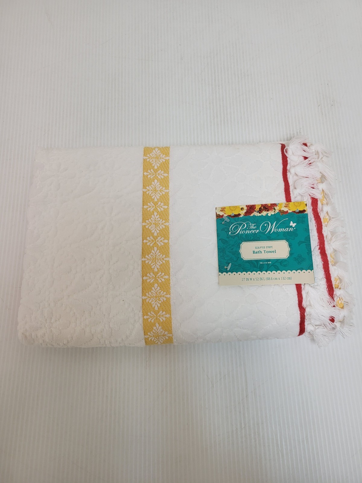 Pioneer Woman Sculpted Stripe 27x52” Bath Towel White - Retired Pattern NWT Pioneer Woman Sculpted Stripe 27x52” Bath Towel White - Retired Pattern NWT