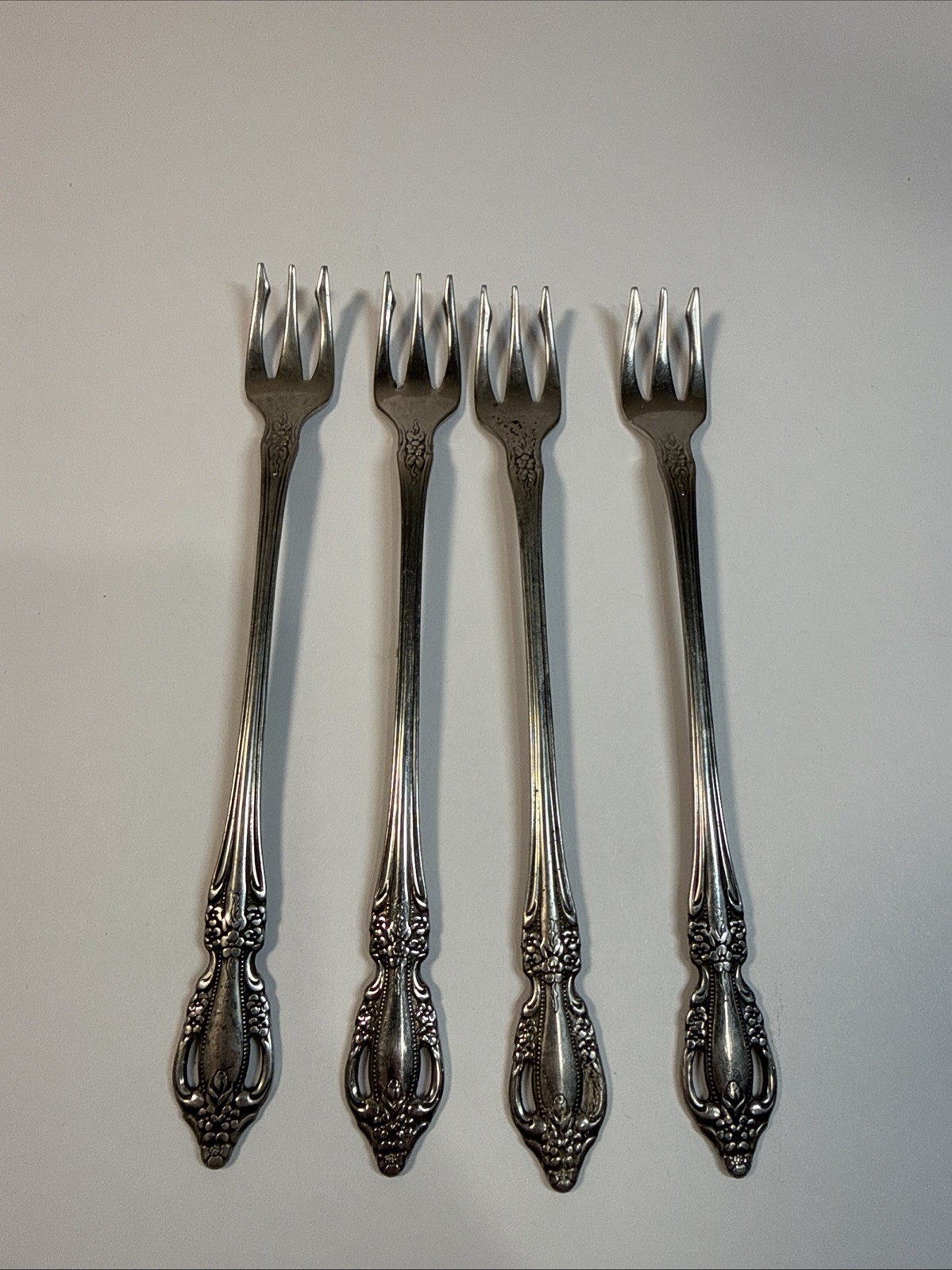 VTG Seafood Forks Oneida Distinction HH Cocktail Stainless Steel Pickle