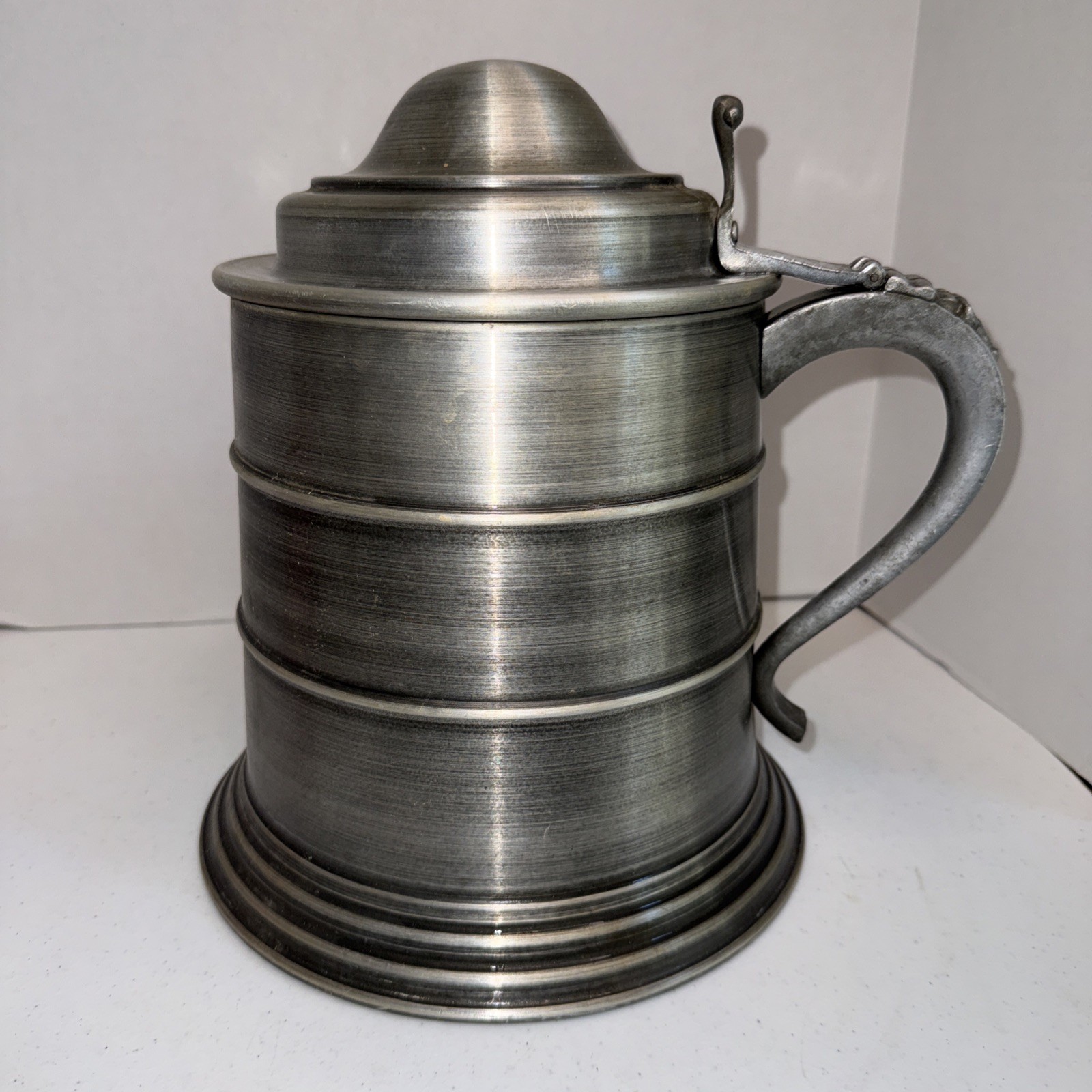 1967 Seymour Mann Pewtertone Olde Tankard Ice Bucket made in Italy Barware