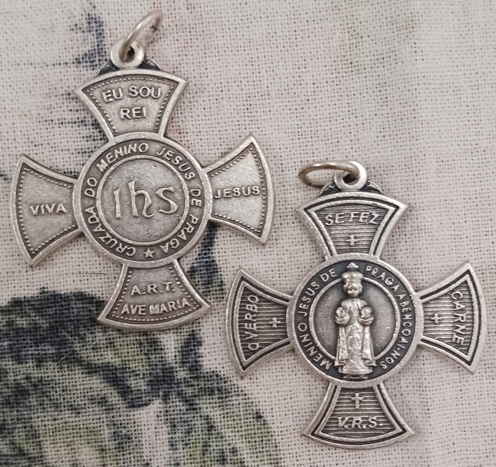 Rosary Supplies- Infant of Prague Pewter Medallion - cross patée-Iron Cross