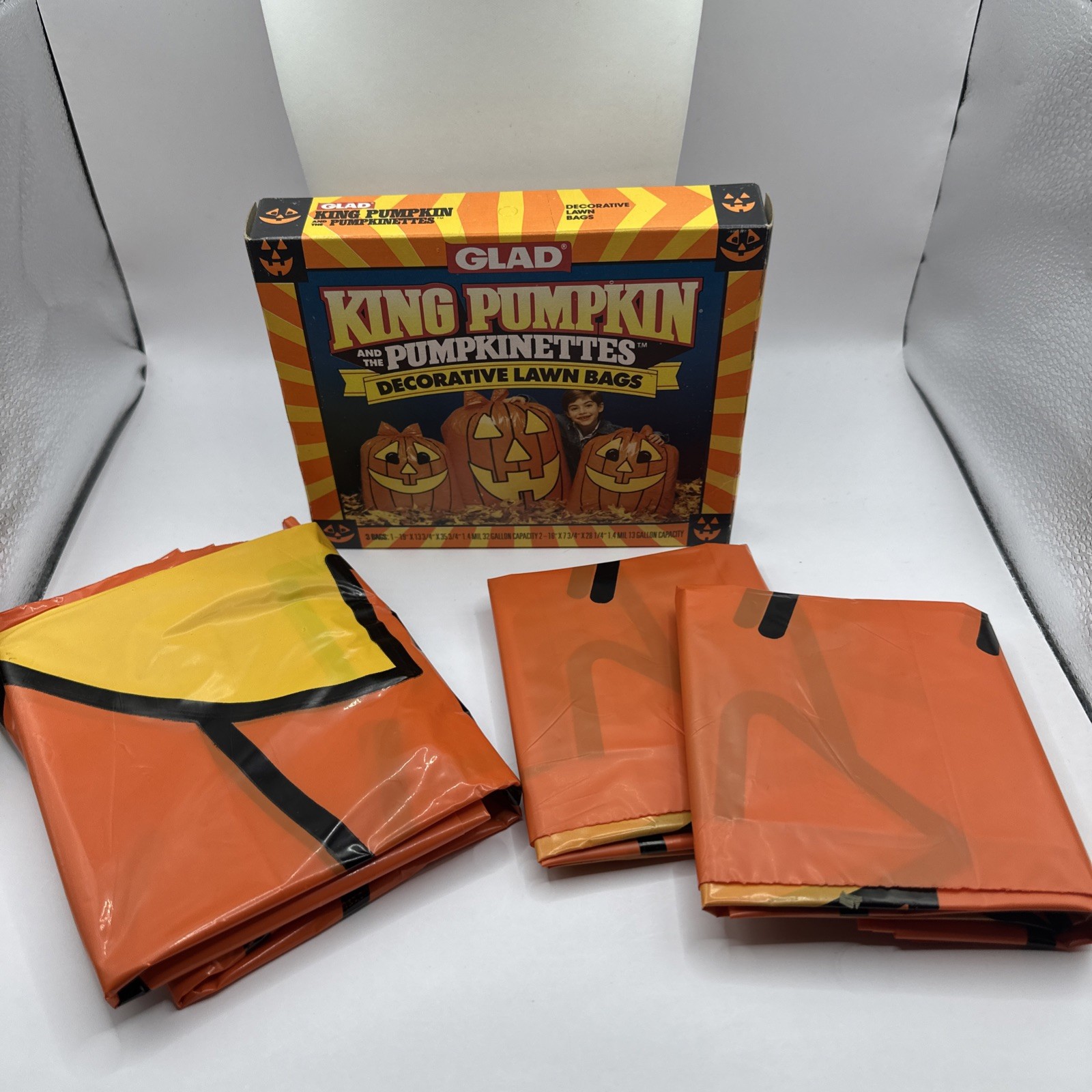VTG Glad Halloween King Pumpkin & Pumpkinettes Lawn Leaf Bags 1991 Box Of 3 Bags