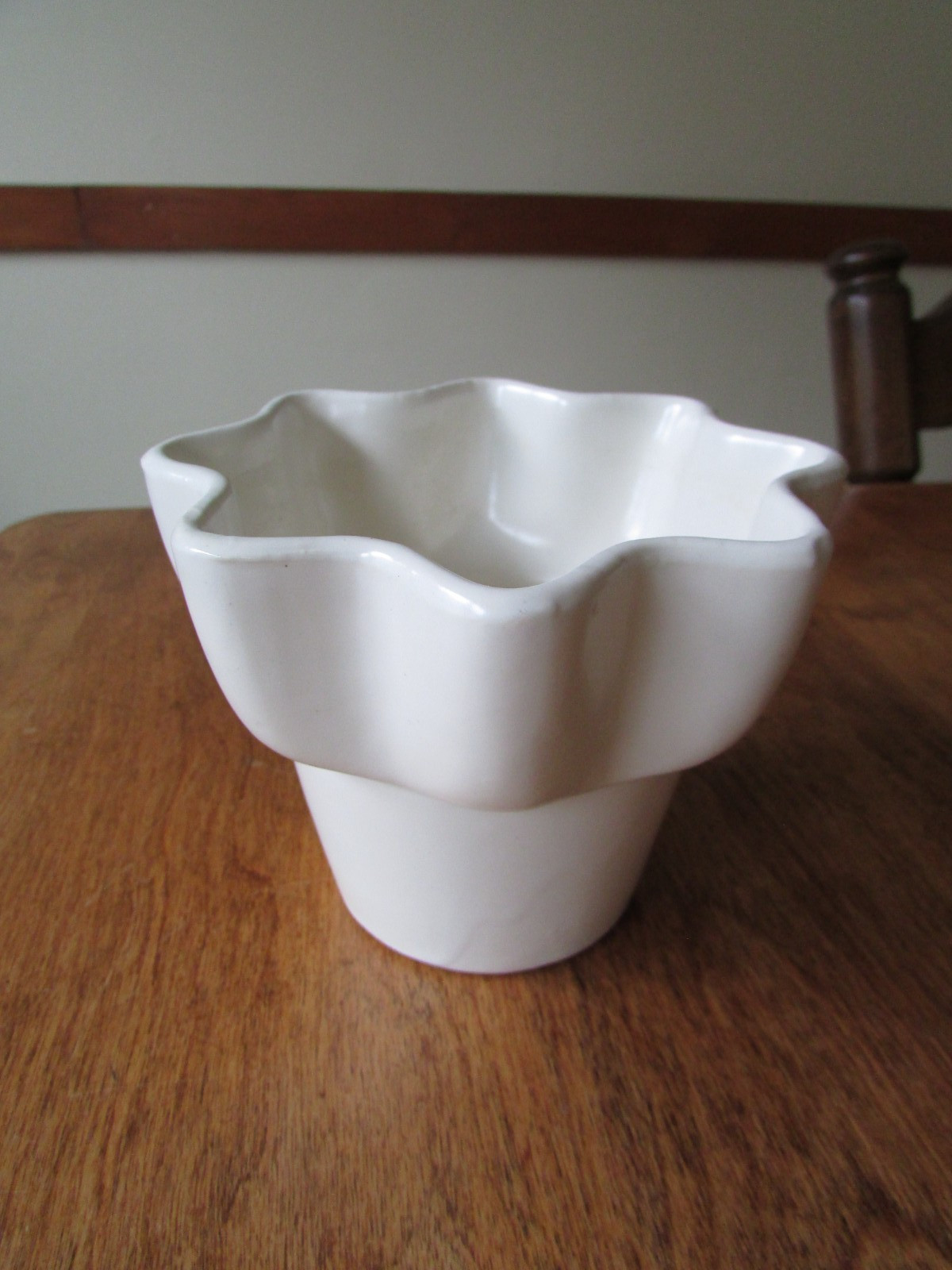 Vintage Hull USA Imperial F1 Flower Planter White Mid Century 1960s MCM